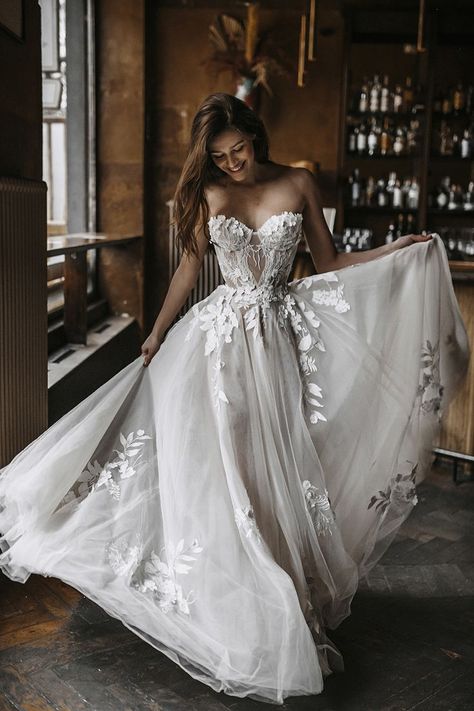 Les 7 meilleurs createurs de robes de mariee a decouvrir a Paris Justine Huette Luxury Wedding Planner a Paris et Ile de France