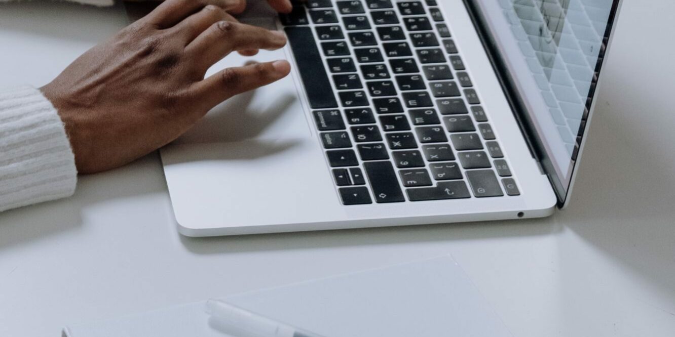 Le guide ultime pour créer un site de mariage- Justine Huette Luxury Wedding-Planner Paris et Île-de-France